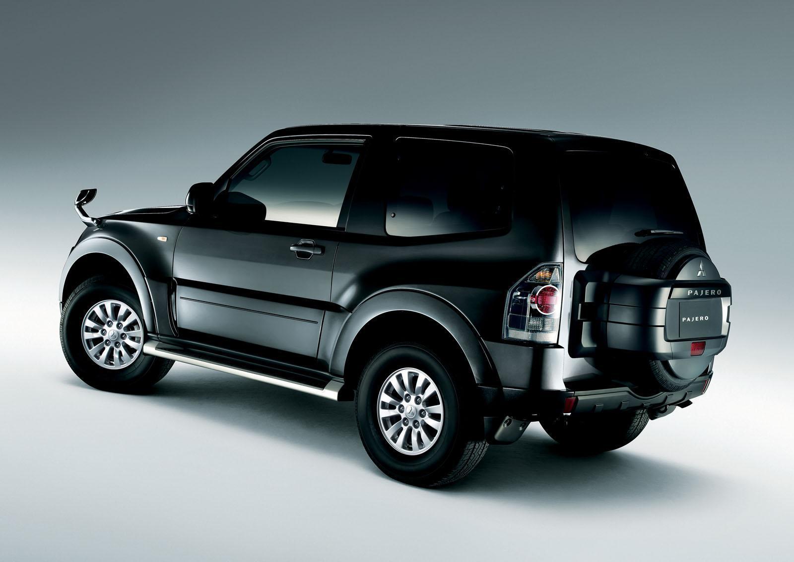 Mitsubishi pajero 2015
