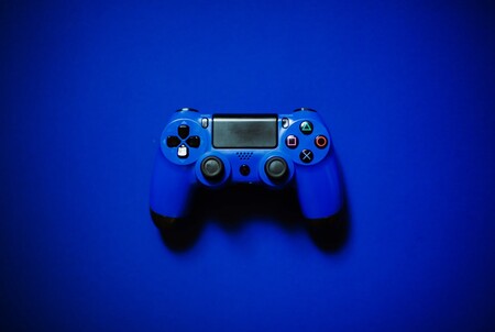 19 mandos que demuestran lo mucho que ha cambiado nuestra forma de jugar a videojuegos en consolas