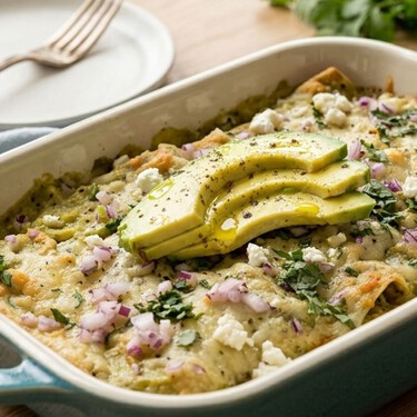 Cómo hacer enchiladas verdes con queso de cabra: la receta cremosa, ligera y fácil de preparar 