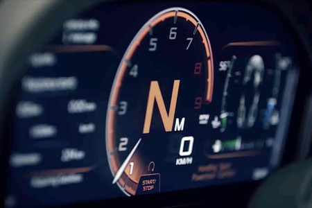 No es un Transformer pero lo parece. Así se despliega el cuadro de mandos del McLaren 720S