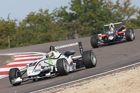 f3euro_christian-vietoris-vencio-la-primera-carrera-en-dijon-prenois-y-es-subcampeon-de-la-f3-euroseries-2009.jpg