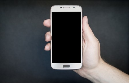 El 92,1 % de los internautas españoles se conecta a internet desde el móvil según la 20 encuesta Navegantes en la Red