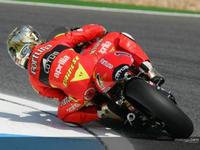 Jorge Lorenzo logra la pole y ya piensa en el título