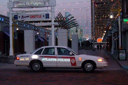 La policía de Atlanta sube las multas por el precio de la gasolina