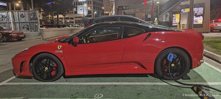 Ferrari Cargando