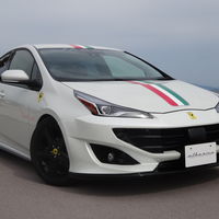 De los creadores del Toyota “RAVurus” llega un Prius con desplantes de Ferrari FF