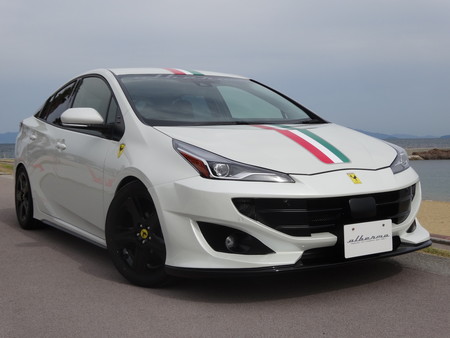 De los creadores del Toyota “RAVurus” llega un Prius con desplantes de Ferrari FF