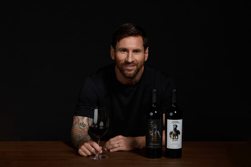 El Exito De Leo Messi En La Cancha Y Fuera De Ella Lo Ha Llevado A Levantar La Unica Copa Que Hacia Falta En Su Vida La De Su Propia Linea De Vinos