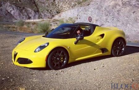 Alfa Romeo 4C Spider, pillado en España posando para Ginebra