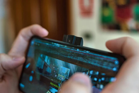 Lenovo Legion Phone Duel 03