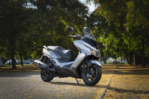 Te presentamos al nuevo Kymco Grand Dink, el GT superventas con dos sabores