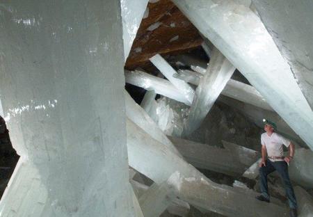Miden la velocidad de los cristales de Naica