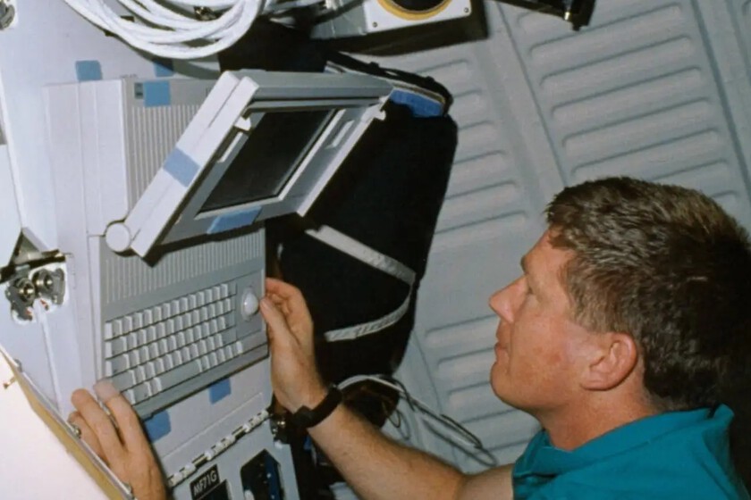 En 1991 la NASA envió el primer email desde el espacio. Lo increíble es que no usó un superordenador, sino un Mac que cualquiera podía comprar