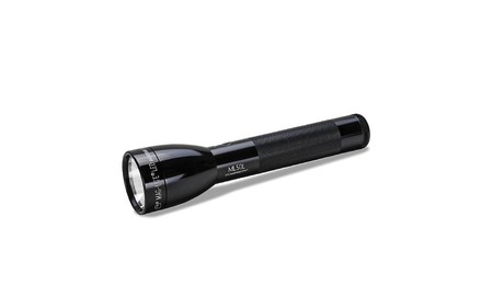 Ahorra en una linterna ideal para acampadas como la MagLite ML50L: ahora sólo 56,71 euros en Amazon
