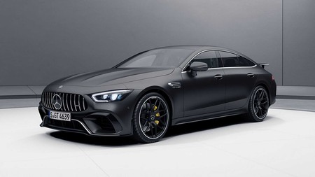 Por 'sólo' 4.255 euros, el paquete Aero viste aún más agresivo al Mercedes-AMG GT de cuatro puertas