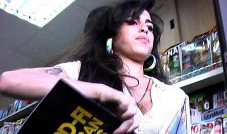 Amy Winehouse, libre 48 horas después