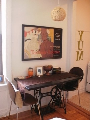 Recicladecoración: una máquina de coser convertida en mesa de comedor