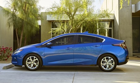 Chevrolet Volt 2016 1000 011