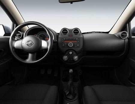 Interior del Nissan March