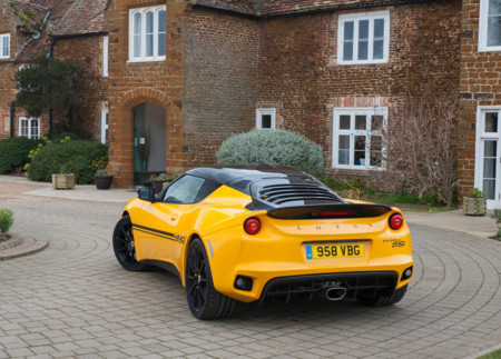 Lotus Evora Sport 410 2017 1280x960 Wallpaper 02