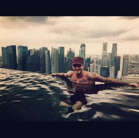 Los viajecitos promocionales de David Beckham: ya es Navidad en Singapur