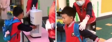 Así vuelven al cole los niños en China: el estricto protocolo de desinfección antes de entrar a clase 