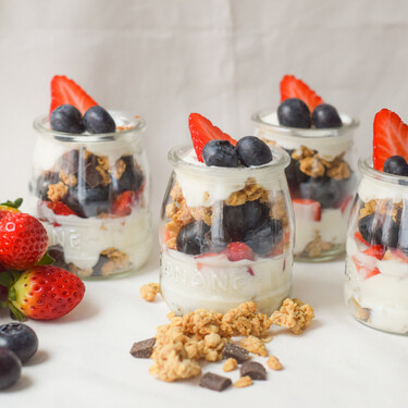 Parfait de yogur: un postre fácil y delicioso que se prepara en solo 5 minutos