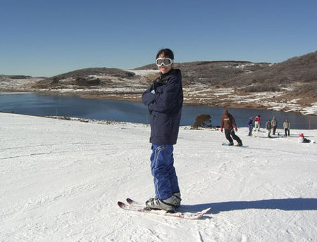 Recuerda protegerte del sol cuando te ejercitas en la nieve