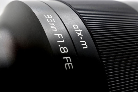 Tokina atx-m 85mm F1.8 FE: Con un teleobjetivo, la japonesa estrena nueva línea de objetivos mirrorless