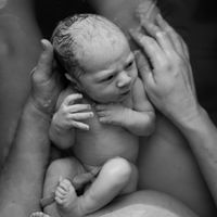 Instagram y Facebook han prometido dejar de censurar fotografías y vídeos de partos