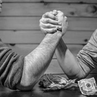 ¿Puede un autónomo pleitear contra la Administración?