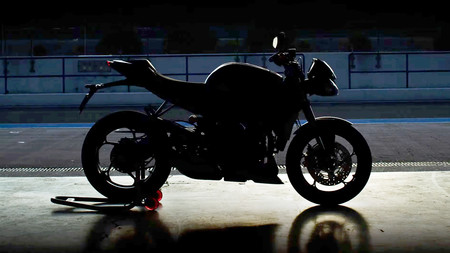 Este teaser confirma que habrá una nueva Triumph Street Triple RS en 2020, y será aún más afilada