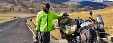 Dejó su trabajo para recorrer su país en moto trail. Un viaje épico de 140.000 kilómetros, una Royal Enfield y un involuntario récord mundial muy difícil de batir