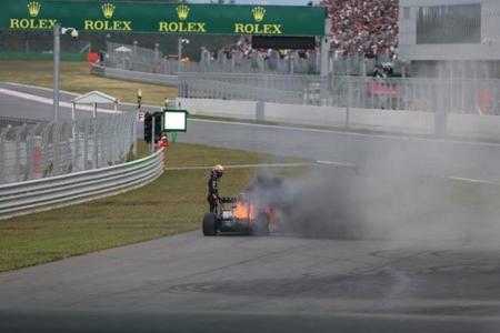 Determinan la causa del incendio del RB9 de Mark Webber