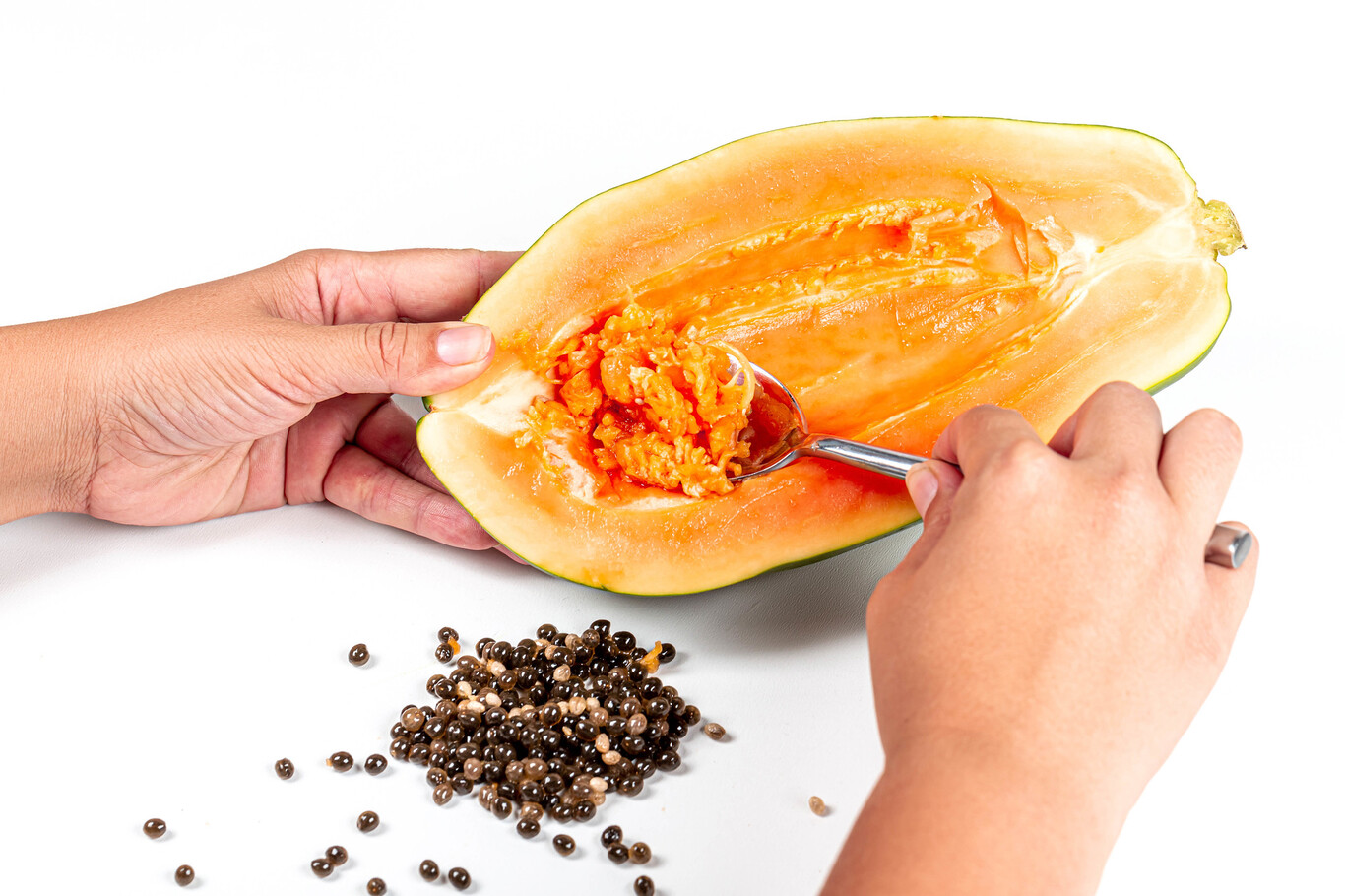 Cómo cortar y pelar una papaya fresca fácilmente para disfrutarla al máximo