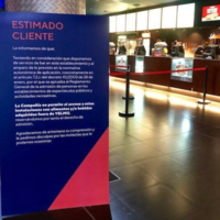 En Yelmo están prohibiendo algo perfectamente legal, entrar al cine con tu comida y bebida. Así puedes reclamar