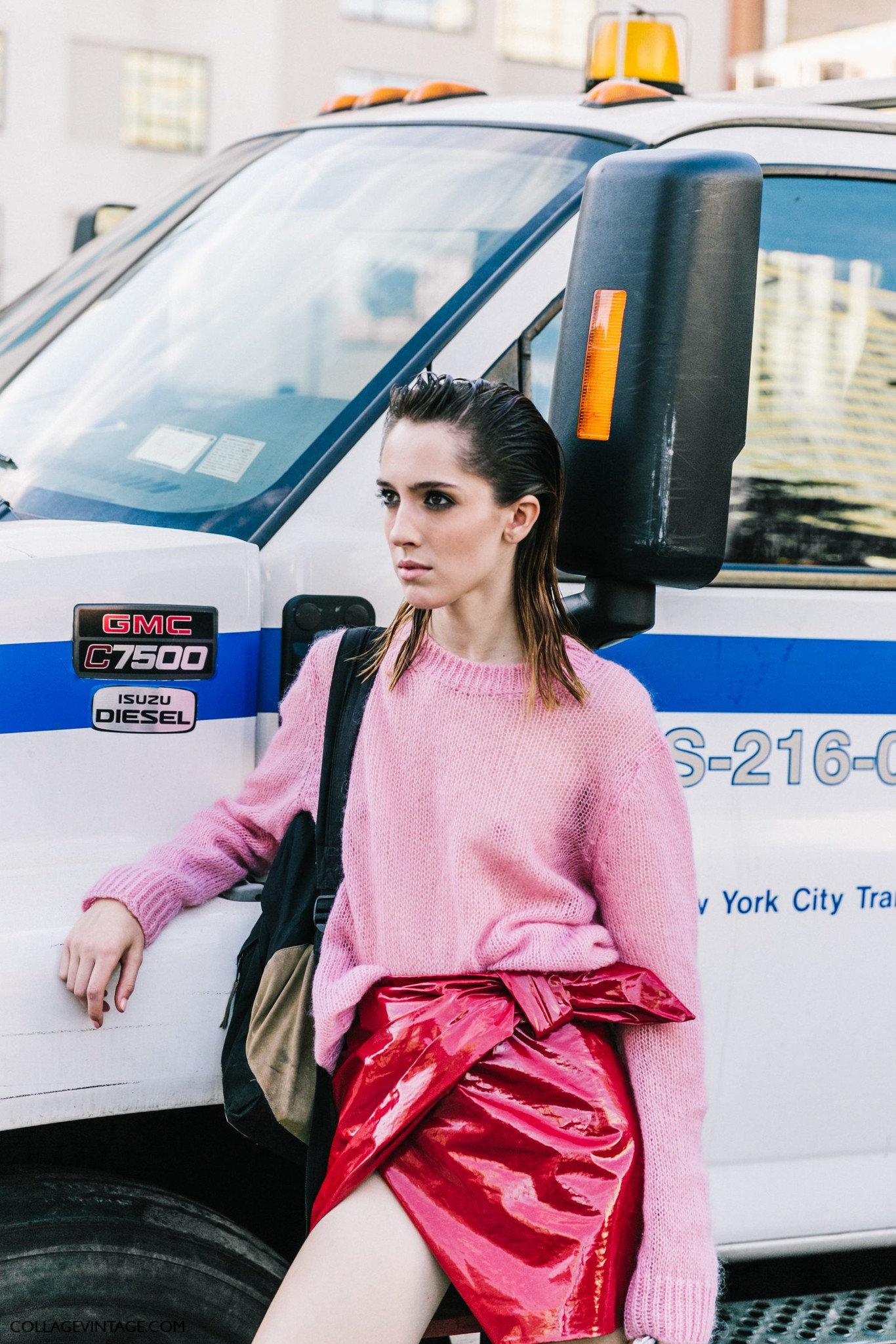 Clonados y pillados: la minifalda de Isabel Marant en Mango y Zara, ¿quién la lleva mejor?