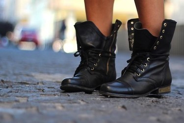 ¡Señor, sí señor! Nuestros pies mandarán esta temporada con botas militares