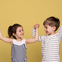 Las cuatro etapas desarrollo del lenguaje según la edad: cómo y cuándo aprenden los niños a hablar 