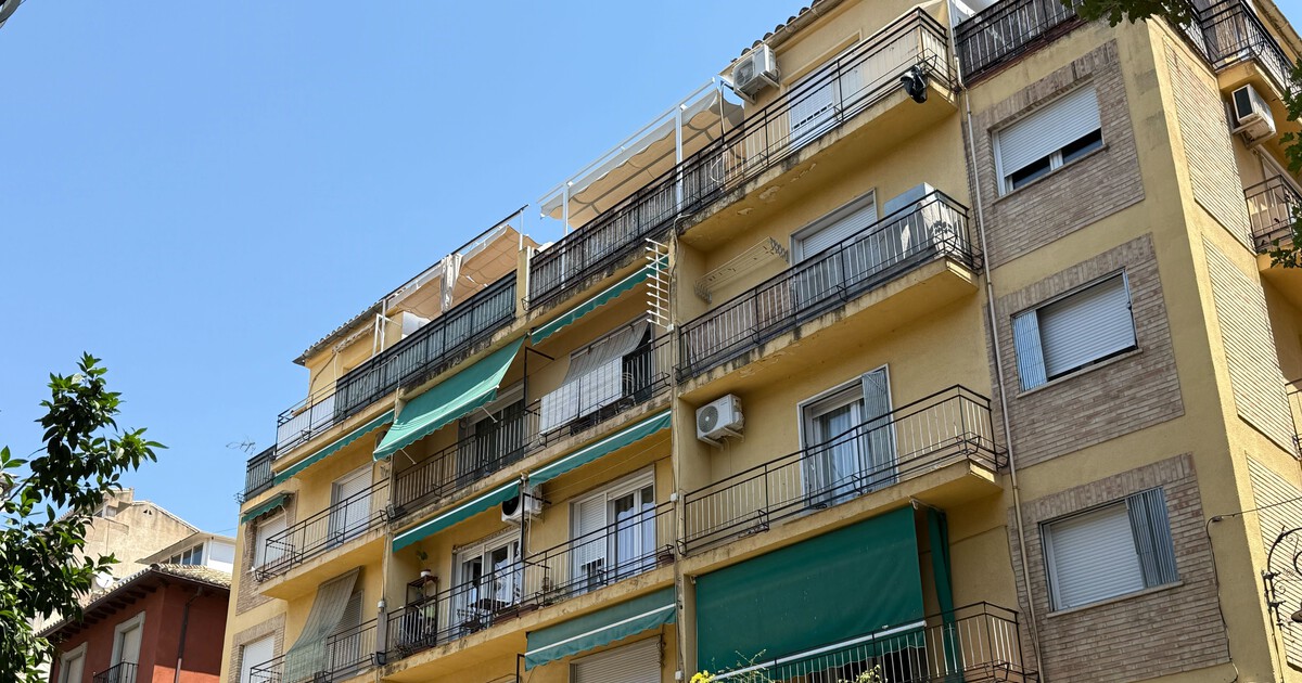  Es como tener un radiador : un arquitecto explica por qué los toldos de Madrid y otras partes no son la mejor forma de evitar el calor