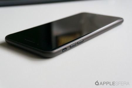 Apple tiene hasta cinco equipos diferentes trabajando en la carga inalámbrica según Reuters