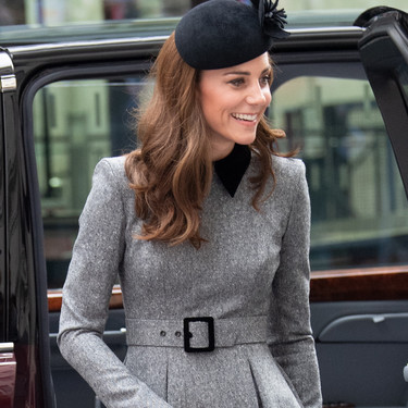 Kate Middleton nos demuestra que el gris y el negro no son tonalidades aburridas 