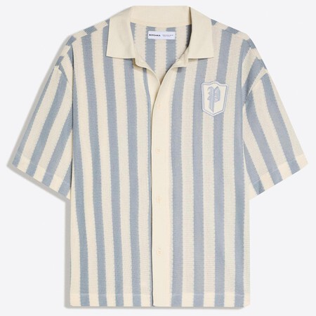 Esta Siendo Una Gran Temporada Para La Camisa Resort Masculina Fichamos Cinco Modelos De Zara Mango Pull Bear Y Mas Marcas Para Sumar A Tu Look