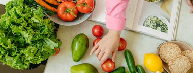 Mucha gente guarda a diario estos alimentos en la nevera. Lo que no saben es que los están echando a perder