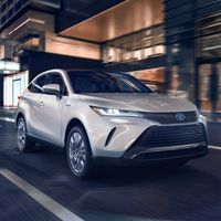 El Toyota Venza es el nuevo SUV híbrido a caballo entre el RAV4 y el Highlander, pero seguramente no lo veremos en Europa