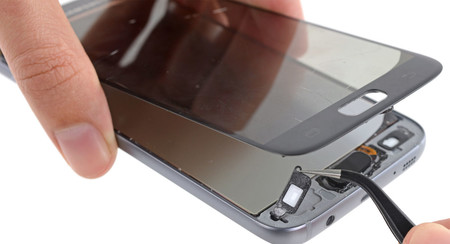 Y los móviles Android más difíciles y fáciles de reparar de este año según iFixit son...