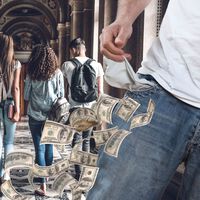 El gap de salarios entre universitarios y no universitarios lleva reduciéndose tiempo. El premium por estudiar cada vez es menos atractivo
