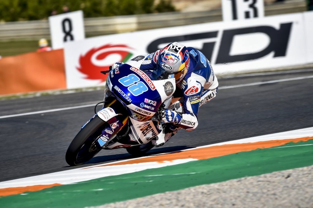 ¡Implacable! Jorge Martín firma su primera victoria de Moto3 con triplete español junto a Mir y Ramírez
