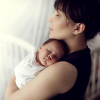 "Estoy obsesionada con que le pueda pasar algo a mi bebé": el trastorno obsesivo compulsivo en el postparto