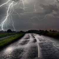 La tormenta perfecta: cómo conducir con lluvia intensa y granizo